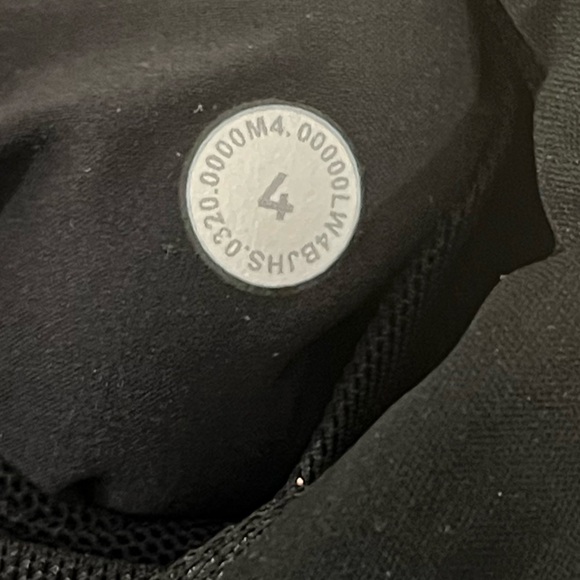 Lululemon Dynamic Movement Puffer Hoodie - Picture 8 of 8